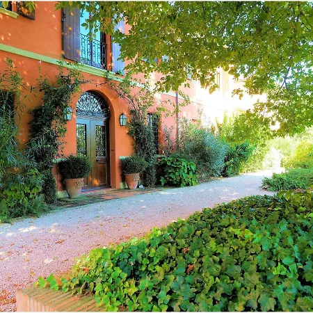 Contessa Massari Apartmán *